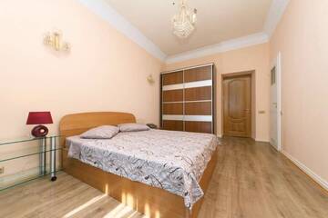 Фото номера Апартаменты с 2 спальнями Апартаменты Khreschatyk Apartments г. Киев 30