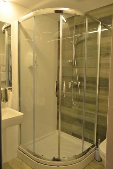 Фото номера Улучшенный двухместный номер с 1 кроватью Отель StanGret Hotel г. Киев 9