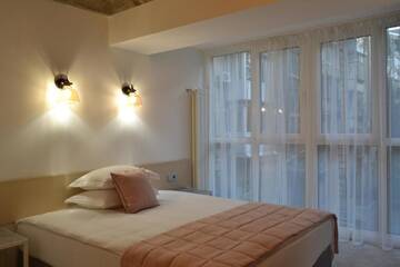 Фото номера Улучшенный двухместный номер с 1 кроватью Отель StanGret Hotel г. Киев 2