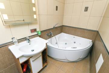 Фото номера Улучшенные апартаменты с 1 спальней Апартаменты Baseina Apartments г. Киев 32