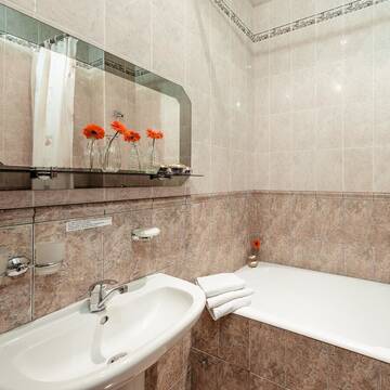 Фото номера Апартаменты с 2 спальнями Апарт-отели Khreschatyk Suites г. Киев 5