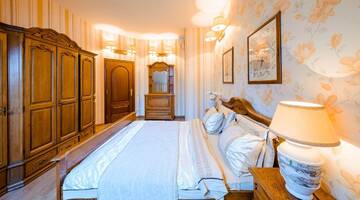 Фото номера Апартаменты с 2 спальнями Апартаменты Luxury Central Apartments г. Киев 7