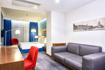 Фото номера Полулюкс Отель Radisson Blu Hotel, Kyiv Podil City Centre г. Киев 4