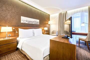 Фото номера Двухместный номер «Премиум» с 1 кроватью Отель Radisson Blu Hotel, Kyiv Podil City Centre г. Киев 6
