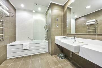 Фото номера Полулюкс Отель Radisson Blu Hotel, Kyiv Podil City Centre г. Киев 3