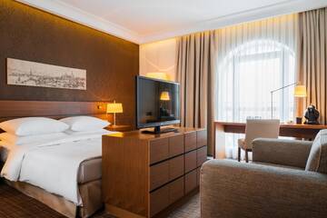 Фото номера Двухместный номер «Премиум» с 1 кроватью Отель Radisson Blu Hotel, Kyiv Podil City Centre г. Киев 7