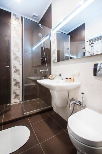 Фото номера Полулюкс Отель BonApart Hotel г. Киев 7