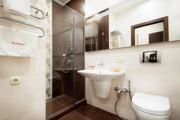 Фото номера Полулюкс Отель BonApart Hotel г. Киев 4
