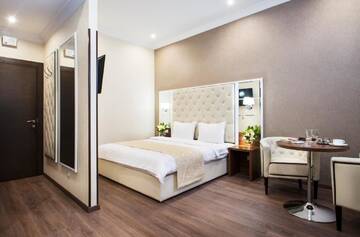 Фото номера Полулюкс Отель BonApart Hotel г. Киев 2
