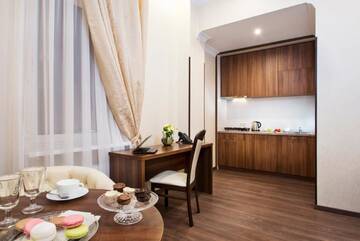 Фото номера Полулюкс Отель BonApart Hotel г. Киев 3