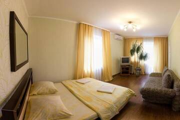 Фото номера Апартаменты с балконом Апартаменты Kyiv apartment on Derevlyanskaya street close to the downtown г. Киев 16