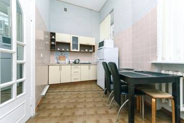 Фото номера Бюджетный номер-студио - Mykhailivska 24V Апартаменты Be My Guest - Apartments for trips г. Киев 3