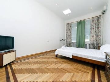 Фото номера Улучшенные апартаменты - Малая Житомирская, 5 Апартаменты Be My Guest - Apartments for trips г. Киев 3