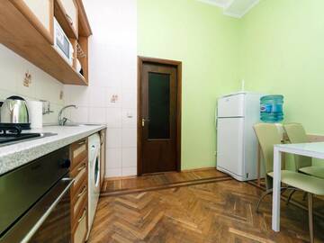 Фото номера Улучшенные апартаменты - Малая Житомирская, 5 Апартаменты Be My Guest - Apartments for trips г. Киев 5