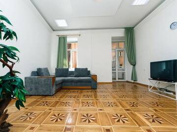 Фото номера Улучшенные апартаменты - Малая Житомирская, 5 Апартаменты Be My Guest - Apartments for trips г. Киев 2