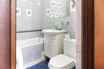 Фото номера Апартаменты с балконом — Саксаганского, 12б Апартаменты 911Flat г. Киев 9