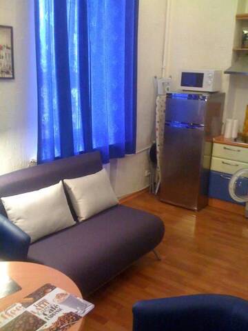Фото номера Стандартный номер-студио Апартаменты UKR Apartments on Independence Square г. Киев 7