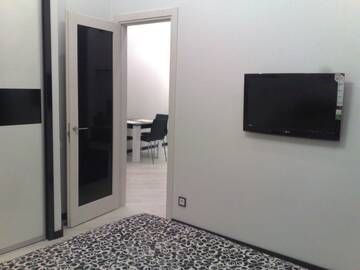 Фото номера Улучшенные апартаменты с 1 спальней Апартаменты UKR Apartments on Independence Square г. Киев 6