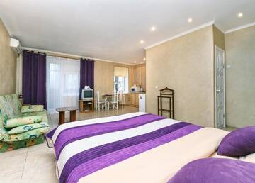 Фото номера Номер-студио с балконом Апартаменты KievHall Apartments г. Киев 2