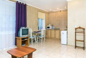 Фото номера Номер-студио с балконом Апартаменты KievHall Apartments г. Киев 3