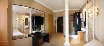 Фото номера Двухместный номер с 1 диваном-кроватью Апарт-отели VS Apartments г. Киев 5
