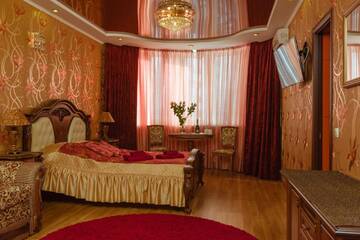 Фото номера Представительский двухместный люкс с 1 кроватью Отель naDobu Hotel Poznyaki г. Киев 4