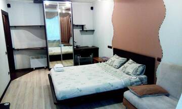 Фото номера Апартаменты: ул. Госпитальная, 2 Апартаменты UKR Apartments in the Centre г. Киев 6