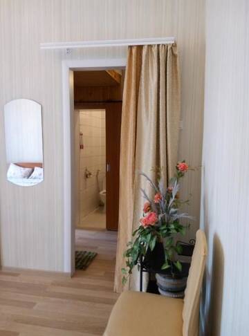 Фото номера Апартаменты с балконом: ул. Лютеранская, 6 Апартаменты UKR Apartments in the Centre г. Киев 12