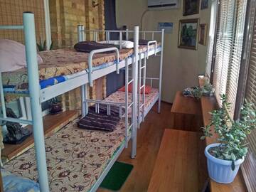 Фото номера Кровать в общем 6-местном номере для мужчин и женщин Хостелы Hostel Kyiv-Art г. Киев 6