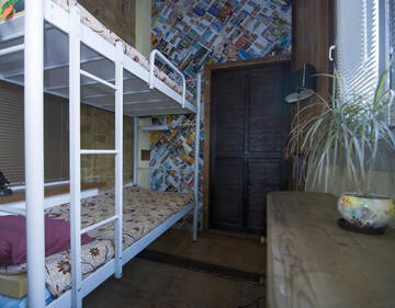 Фото номера Двухместный номер с 2 отдельными кроватями Хостелы Hostel Kyiv-Art г. Киев 4