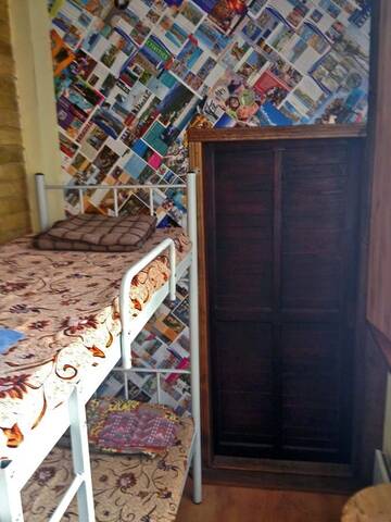 Фото номера Двухместный номер с 2 отдельными кроватями Хостелы Hostel Kyiv-Art г. Киев 6