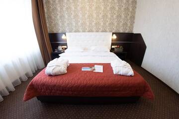 Фото номера Стандартный двухместный номер с 1 кроватью Отель Kiev 365 Park Hotel г. Киев 9