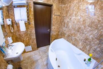 Фото номера Стандартный двухместный номер с 1 кроватью Отель Kiev 365 Park Hotel г. Киев 11