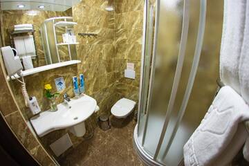 Фото номера Стандартный двухместный номер с 1 кроватью Отель Kiev 365 Park Hotel г. Киев 7