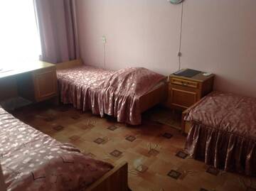 Фото номера Трехместный номер с общей ванной комнатой Отель Hotel Znannya г. Киев 2