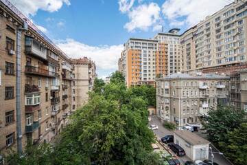 Фото номера Улучшенные апартаменты с балконом - Крещатик, 29 Апартаменты Arena Apartments Baseina Area г. Киев 5
