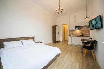 Фото номера Апартаменты с балконом и окном - Крещатик, 29 Апартаменты Arena Apartments Baseina Area г. Киев 2