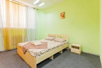 Фото номера Трехместный номер с собственной ванной комнатой Гостевой дом Mini Hotel near Arena City г. Киев 6