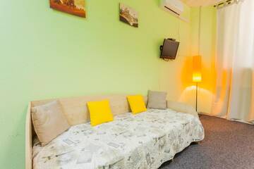 Фото номера Трехместный номер с собственной ванной комнатой Гостевой дом Mini Hotel near Arena City г. Киев 5