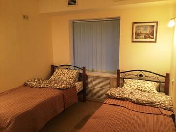 Фото номера Двухместный номер с 2 отдельными кроватями Хостелы Westend Hostel Kyiv г. Киев 7