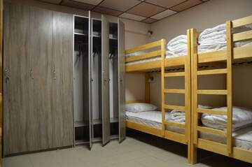 Фото номера Кровать в общем 8-местном номере для мужчин Хостелы Hostel VShokoladi г. Киев 2