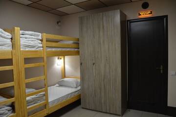 Фото номера Кровать в общем 8-местном номере для мужчин Хостелы Hostel VShokoladi г. Киев 6
