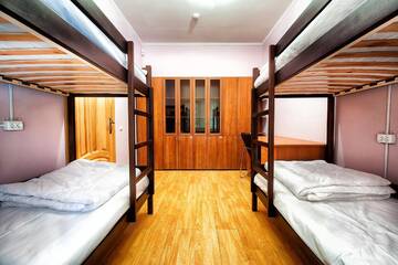 Фото номера Кровать в общем номере для женщин с 4 кроватями Хостелы Pallet Hostel г. Киев 5