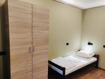 Фото номера Двухместный номер с 2 отдельными кроватями Хостелы Pallet Hostel г. Киев 5