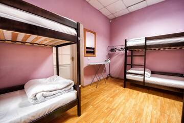 Фото номера Кровать в общем 6-местном номере Хостелы Pallet Hostel г. Киев 7