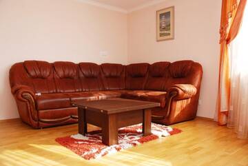 Фото номера Апартаменты с 2 спальнями Апартаменты Kiev Pozniaky Apartment г. Киев 9