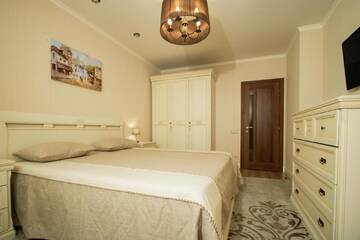 Фото номера Классический четырехместный номер Апартаменты Apartment on Hryshka Street г. Киев 9
