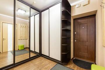 Фото номера Улучшенный трехместный номер Апартаменты Apartment on Hryshka Street г. Киев 2