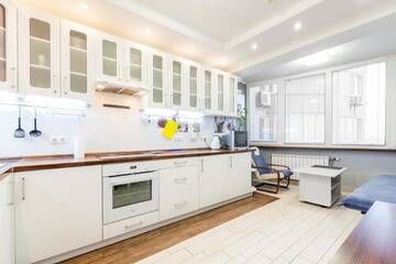 Фото номера Улучшенный трехместный номер Апартаменты Apartment on Hryshka Street г. Киев 8