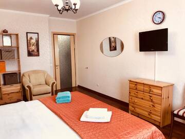 Фото номера Улучшенный трехместный номер Апартаменты Apartment on Hryshka Street г. Киев 10